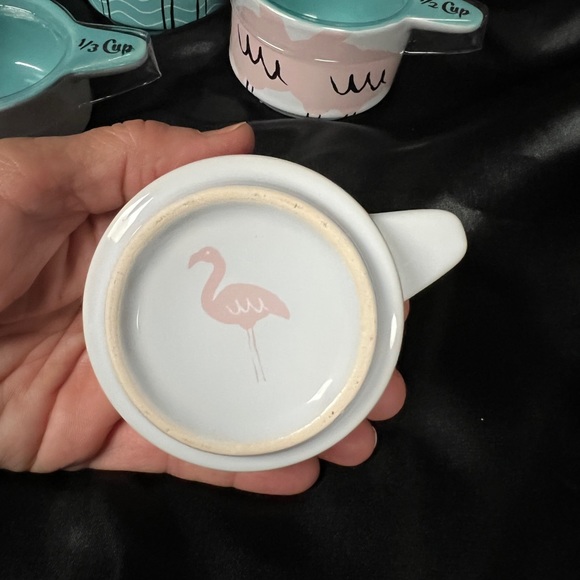 Kitsch n Glam Flamingo Measuring Cups - Picture 5 of 5